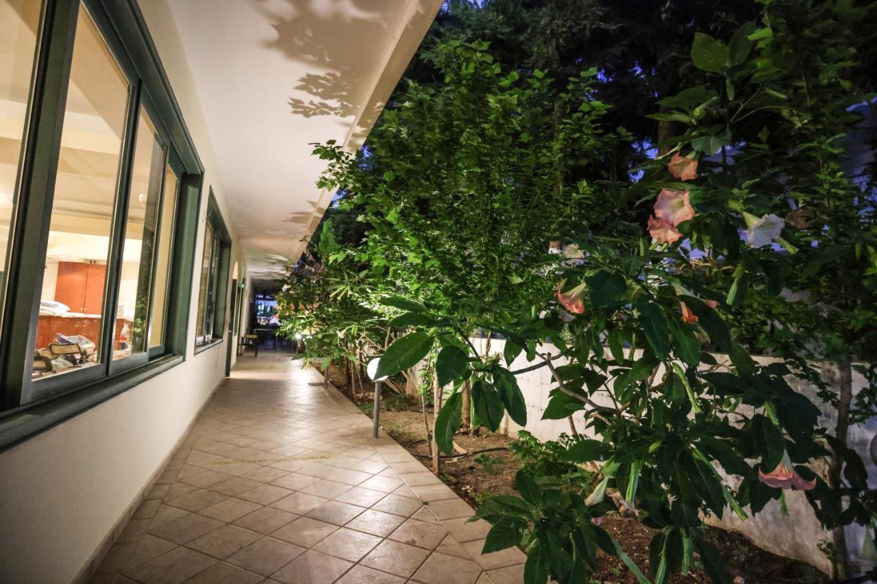 Spanos Apartments Anna'S Lodge 폴리크로노 외부 사진