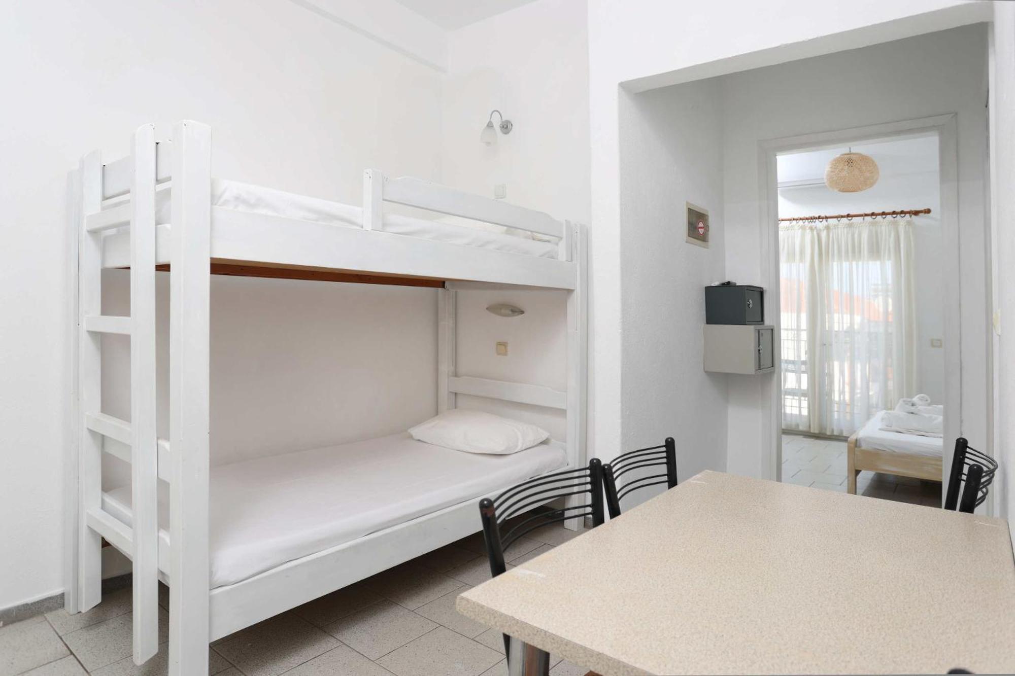 Spanos Apartments Anna'S Lodge 폴리크로노 외부 사진