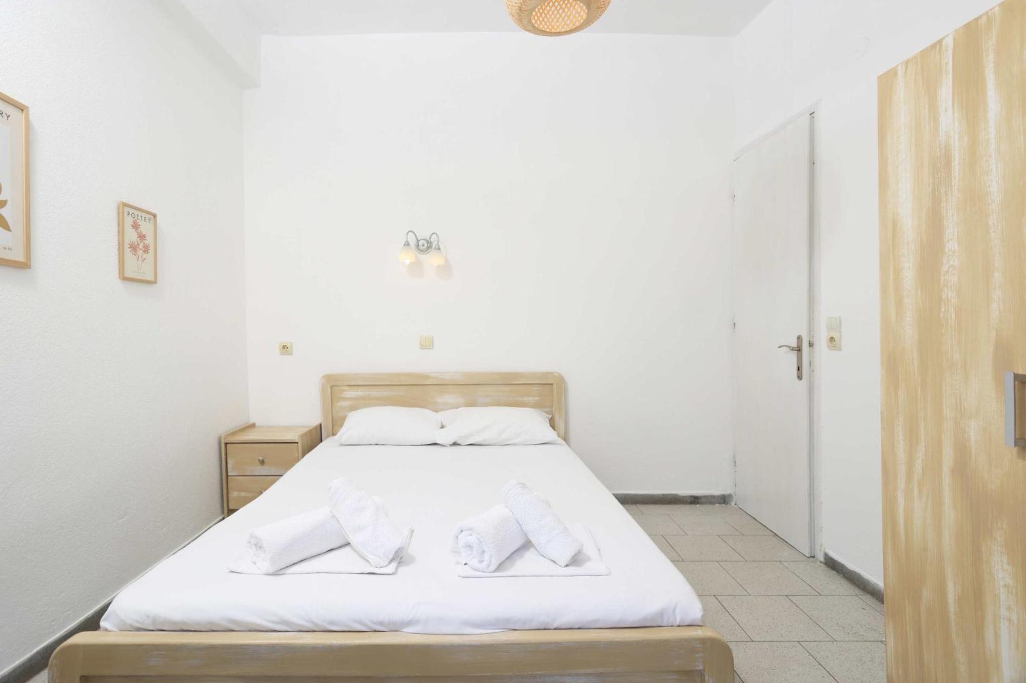 Spanos Apartments Anna'S Lodge 폴리크로노 외부 사진
