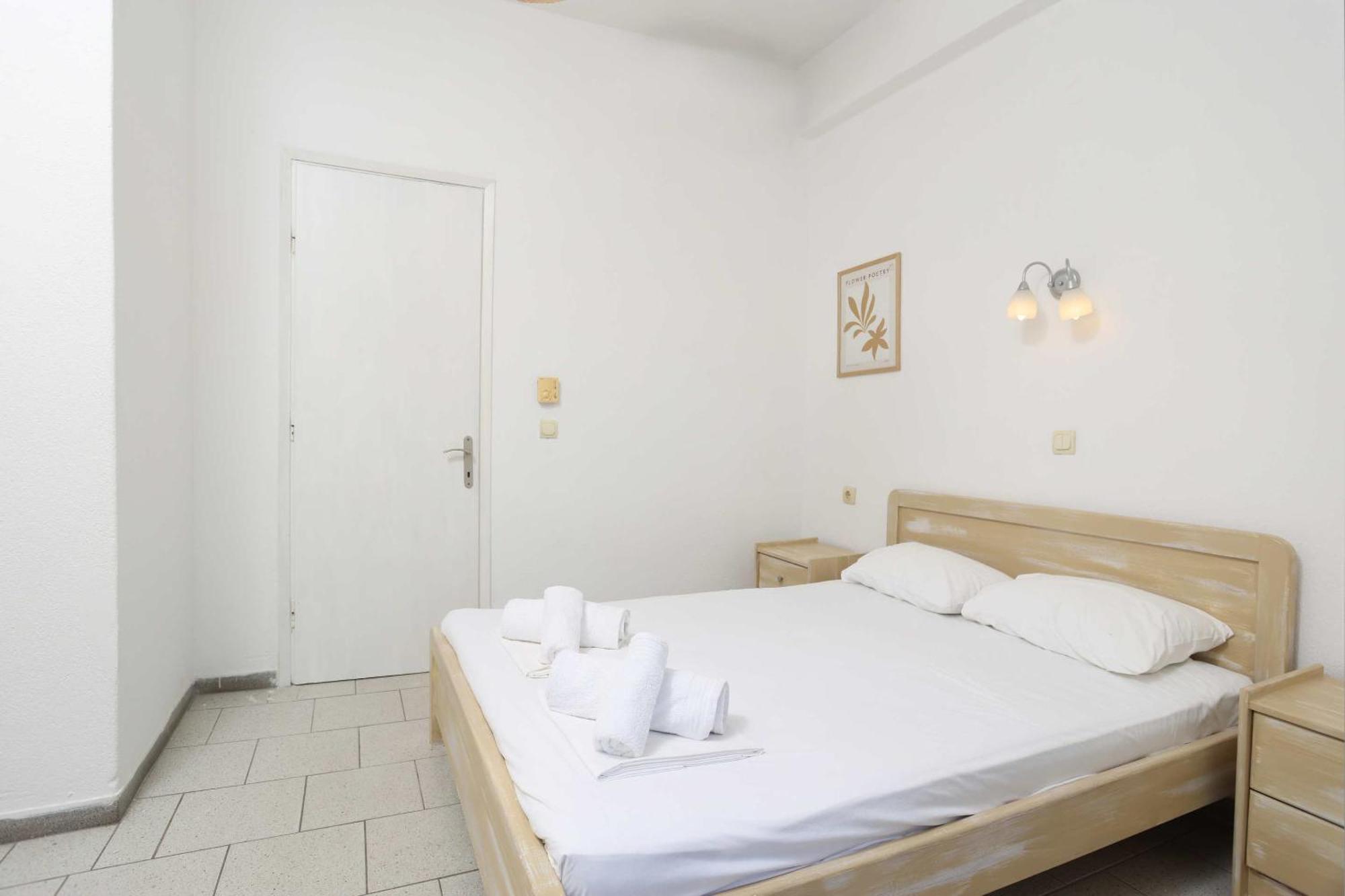 Spanos Apartments Anna'S Lodge 폴리크로노 외부 사진