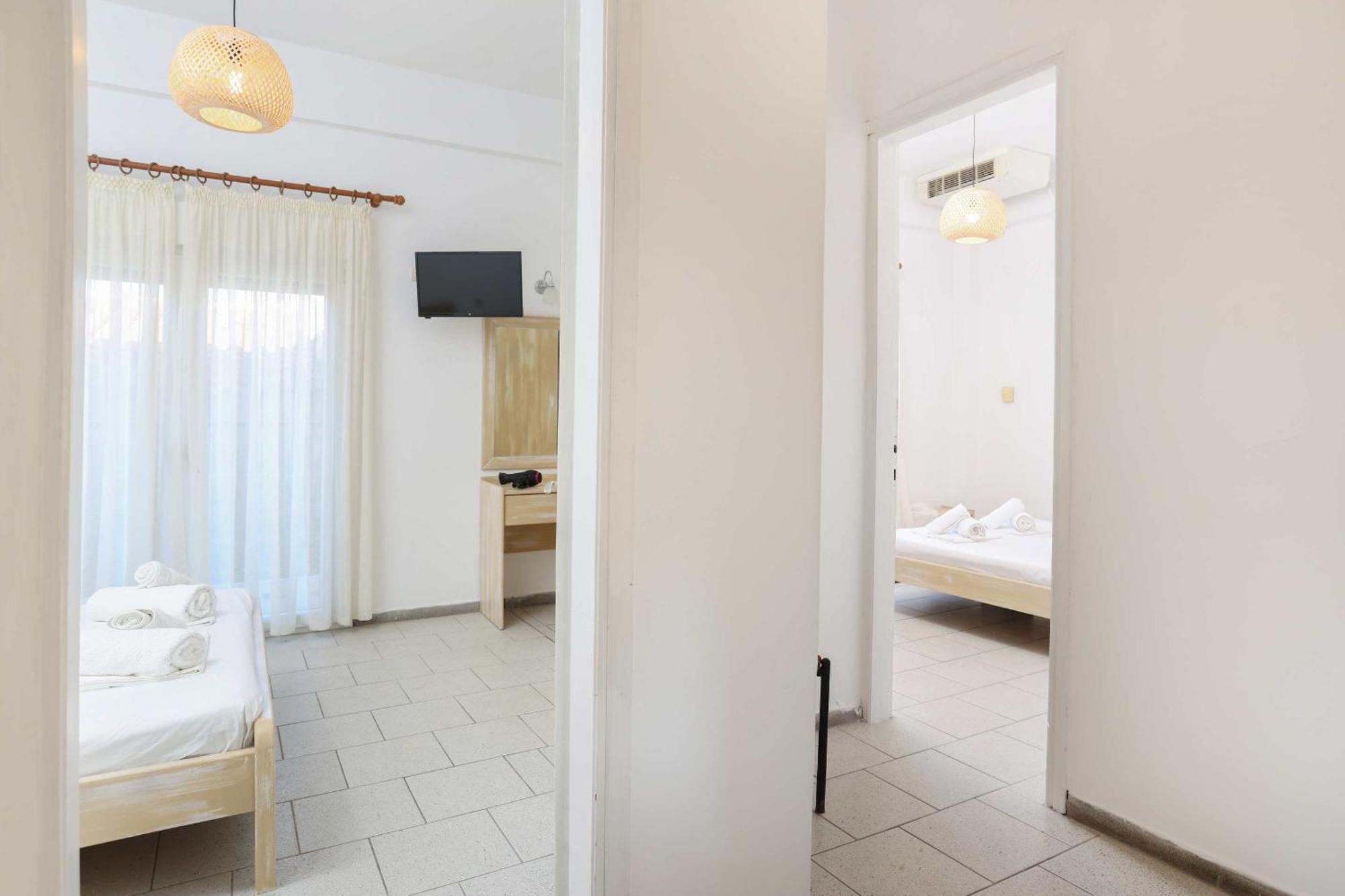 Spanos Apartments Anna'S Lodge 폴리크로노 외부 사진