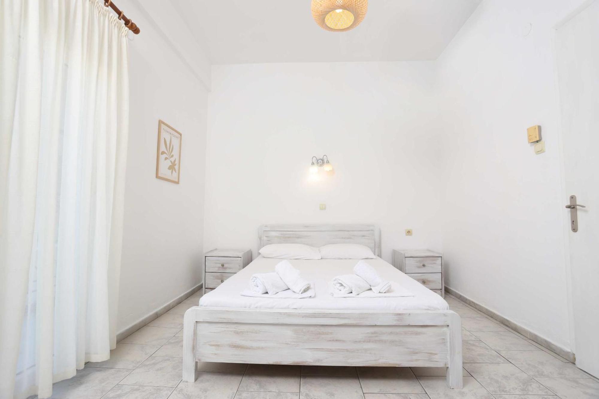 Spanos Apartments Anna'S Lodge 폴리크로노 외부 사진